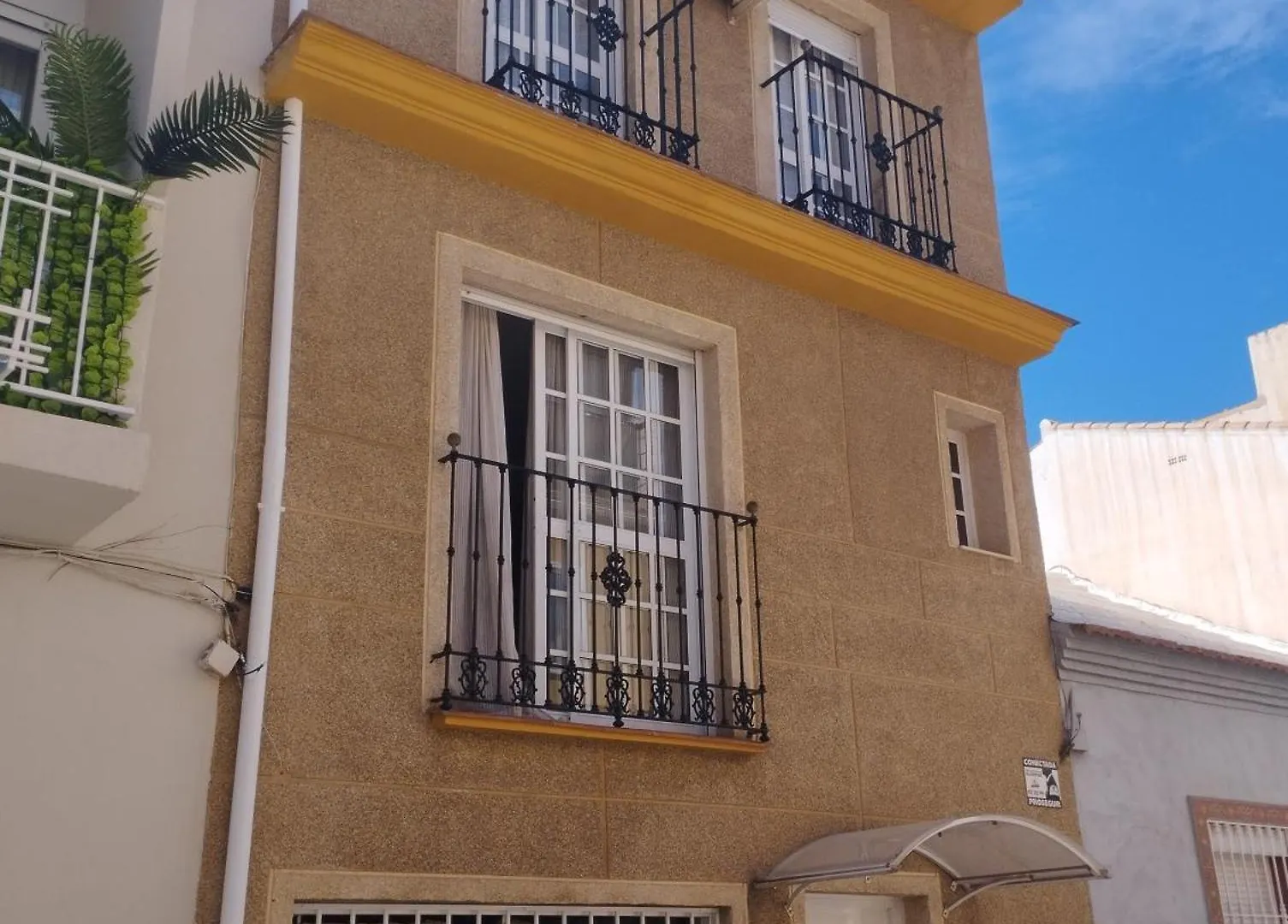 Virgen Gracia 8, Center, Quite, Parking On Request, Vg location